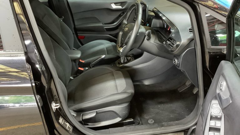 MT70VXD Ford FIESTA ACTIVE EDITION